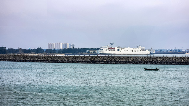 繁忙的中国广东湛江市徐闻港