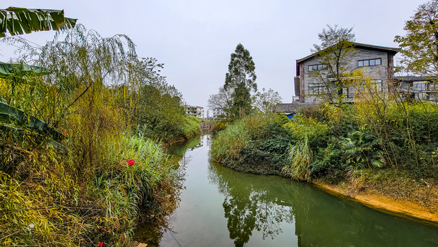 广西桂林市侗情水庄民俗建筑