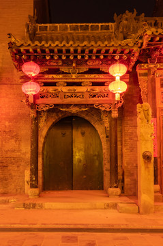 复古中式老门头夜景