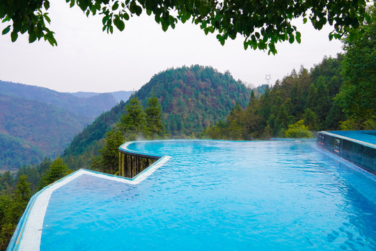 湖南怀化溆浦枫香瑶寨高山温泉