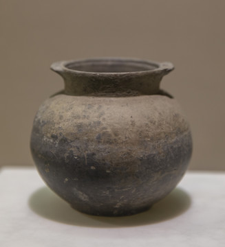 良渚文化黑陶双鼻壶