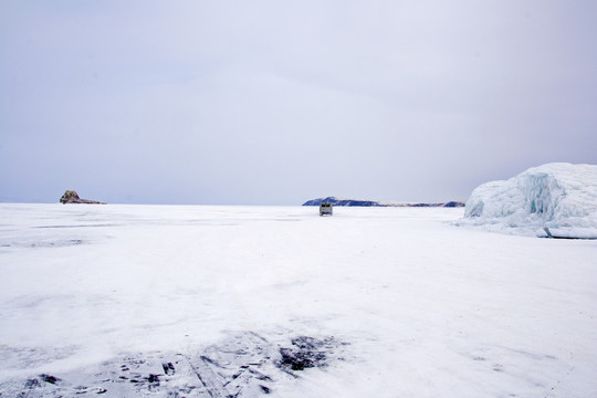 封冻的贝加尔湖