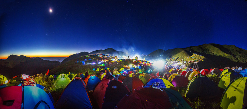 武功山观音宕帐篷节夜景全景