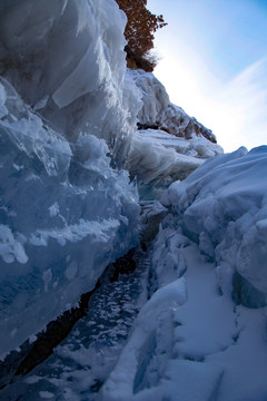 东北冬景雪景蓝天山川冰裂