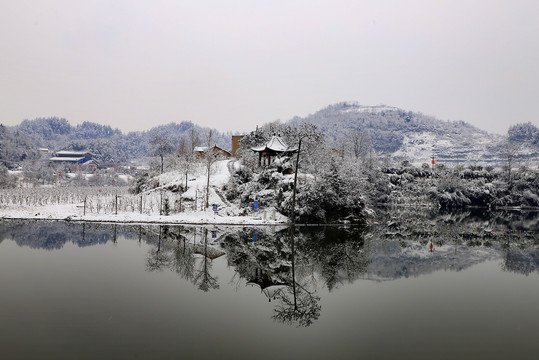 竹溪桃花岛春雪