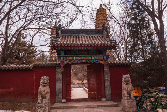 中国山西太原市永祚寺双塔风光