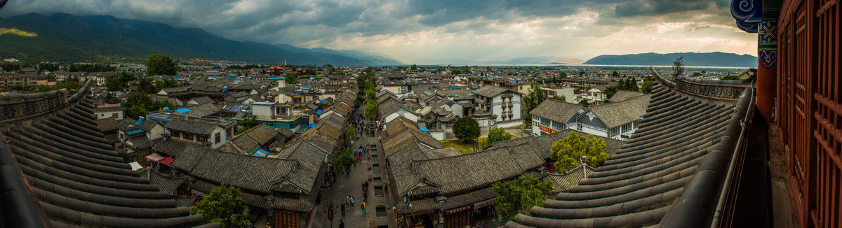 大理古城楼五华楼鸟瞰古城全景