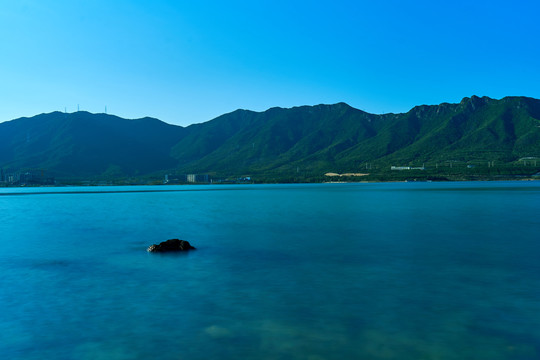 晴天深圳坝光山海风光