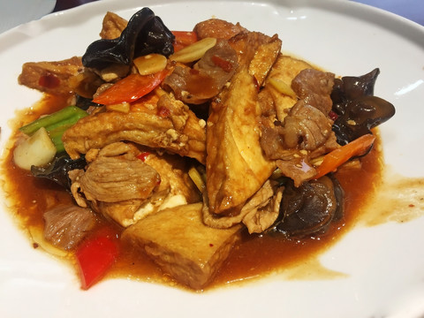 豆腐炒肉片