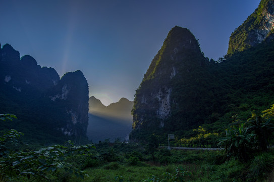 山峰山景