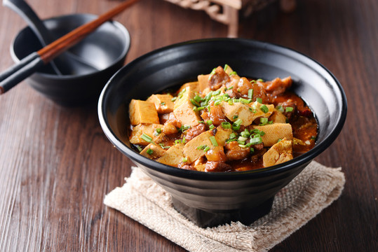 牛腩燴豆腐