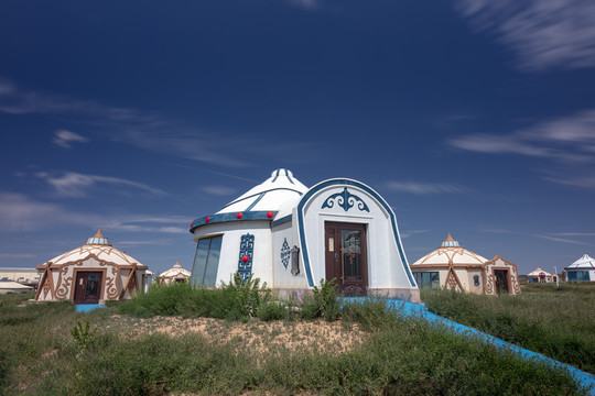格根塔拉草原旅游区蒙古包