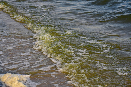 海浪涨潮浪花