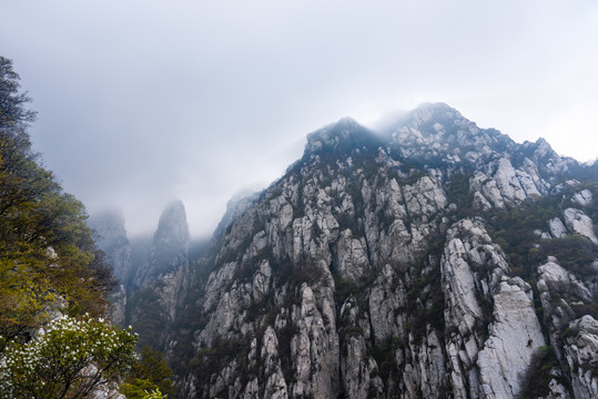 中国河南嵩山的自然风光