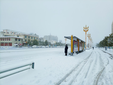 街道雪景