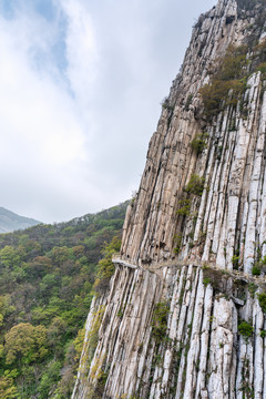 中国河南嵩山书册崖和三皇栈道