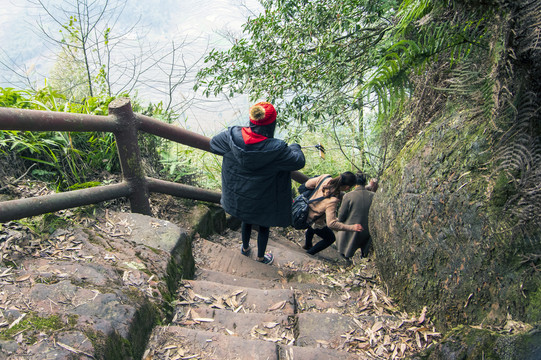 了情岩旅游