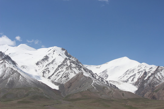 昆仑山雪景