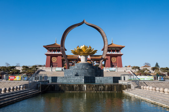 徐州宝莲寺山门莲花雕塑