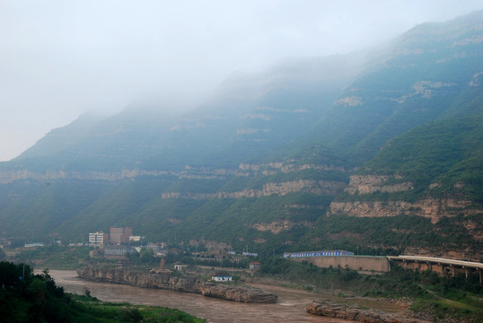 黄河对岸陕西