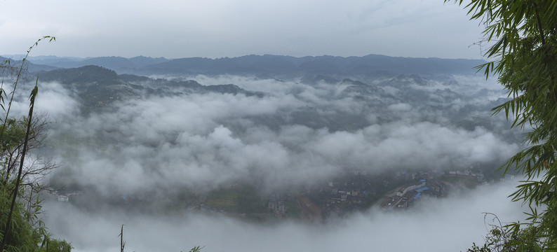 高山沟壑云海云雾缭绕