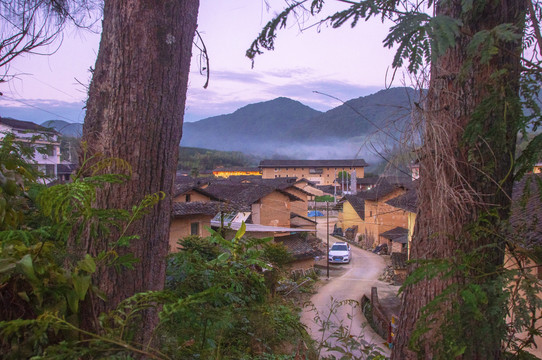 坎下村掠影