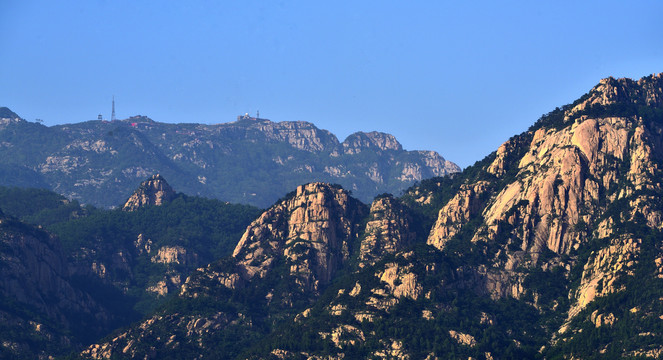 高山巍峨