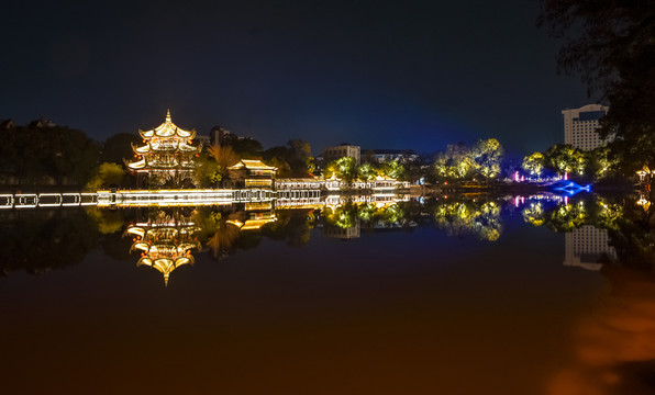 临海夜景