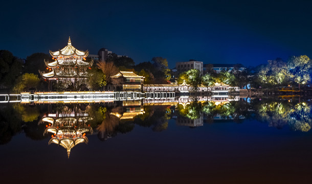 临海东湖公园夜景