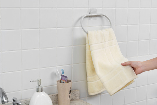 浴室单杆不锈钢浴巾架细节效果