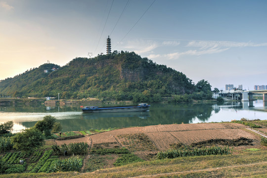 浙江兰溪横山聚利塔晚霞