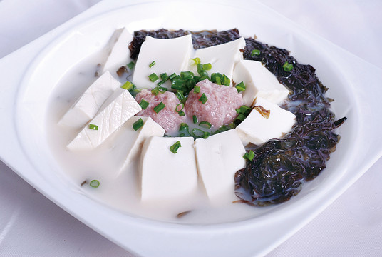 胡椒紫菜豆腐煮肉滑