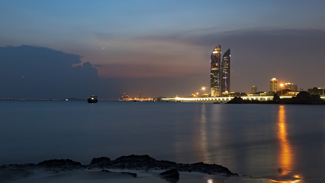 福建厦门双子星大厦夜景