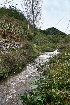 山间小溪