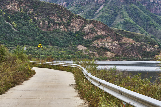 山间公路