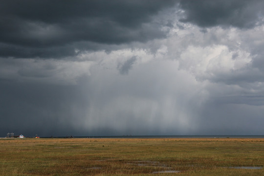 青海湖暴风雨