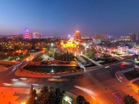 曲靖南城门夜景