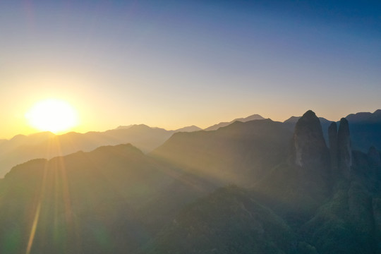 江郞山日出