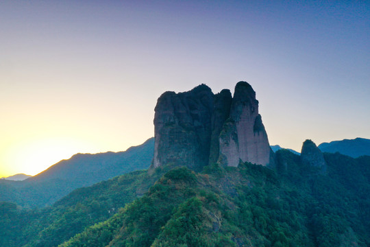 远眺江郞山