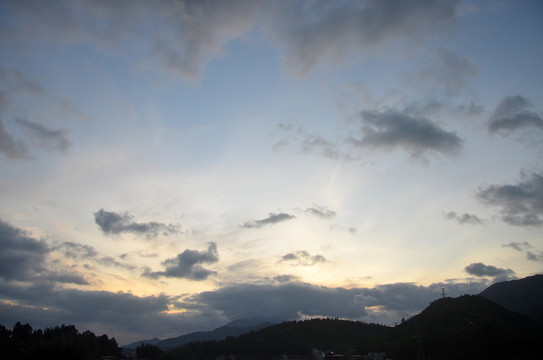 農村早晨云彩