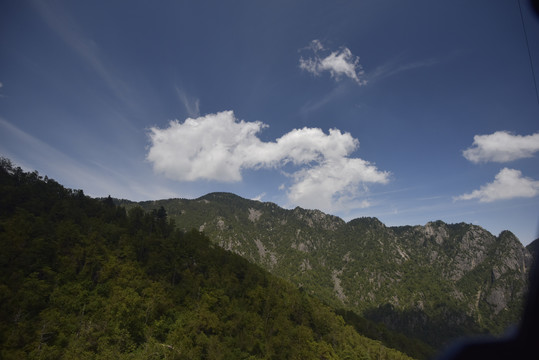 秦岭主峰太白山