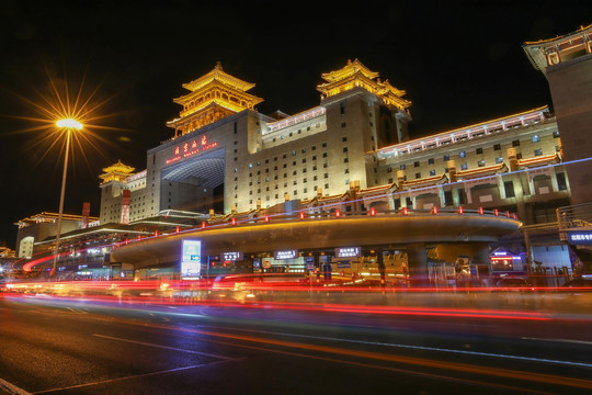 北京西站夜景