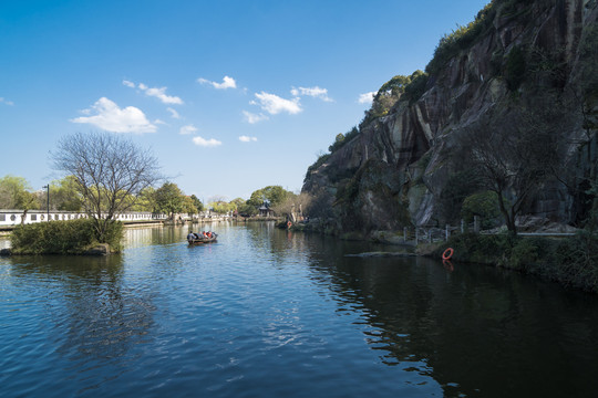 绍兴东湖景区