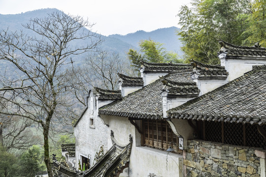 江西婺源篁岭的老式房屋飞檐