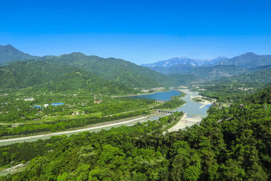 俯瞰都江堰景区全景