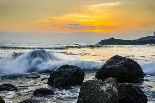 海上日出