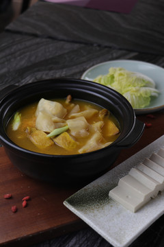 花膠雞煲