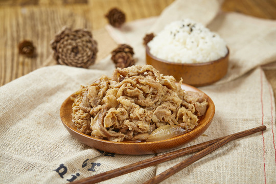 肥牛飯