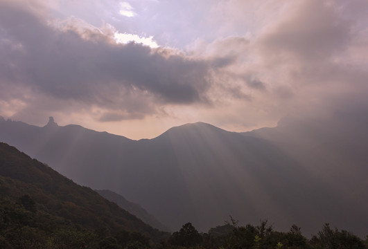 梵凈山萬米睡佛