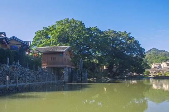 云水谣大水车小溪旁